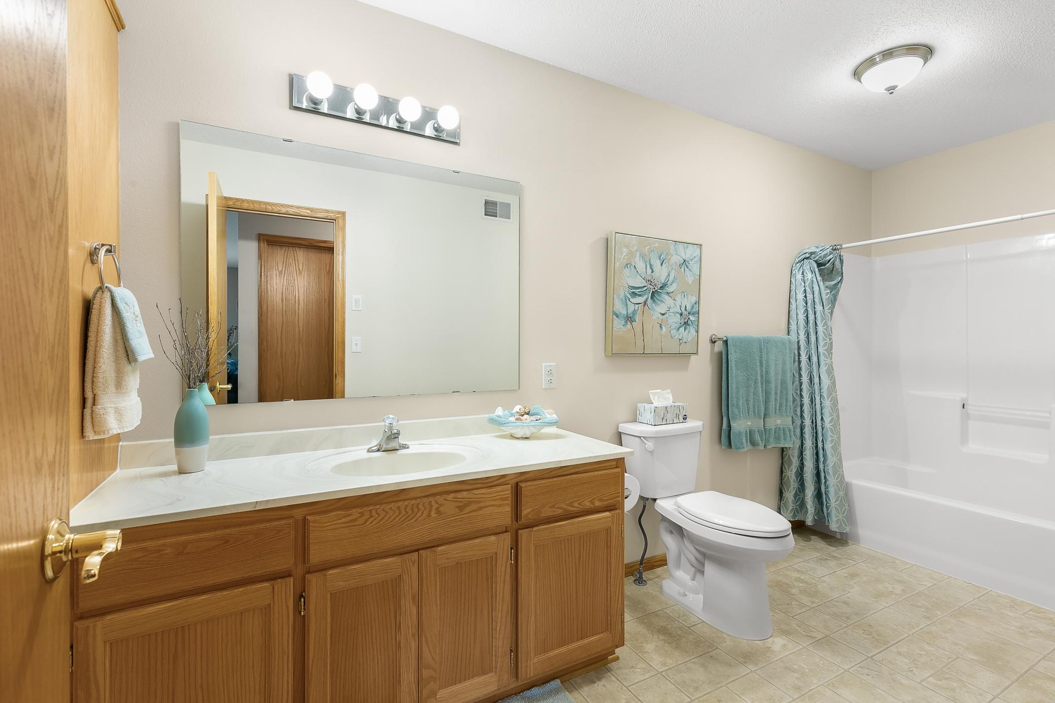 2206 Viking Drive