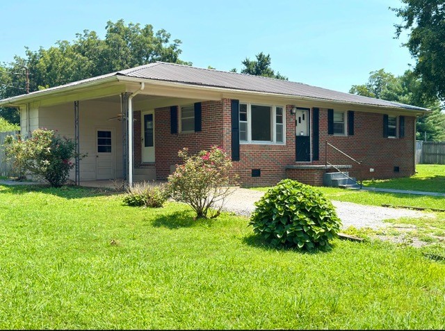 Welcome home! This charming 3-bedroom, 1-bath home is the perfect place to start your homeownership journey. Situated on a spacious lot, this property offers plenty of room to enjoy outdoor living, entertain friends, or create your dream backyard. Inside, you'll find hardwood/laminate floors and a functional layout. Step outside to a fenced backyard and a detached workshop, providing endless possibilities for projects, tools, or additional workspace. Convenient, affordable, and full of potential, this home is an excellent opportunity for first-time buyers, downsizers, or investors.