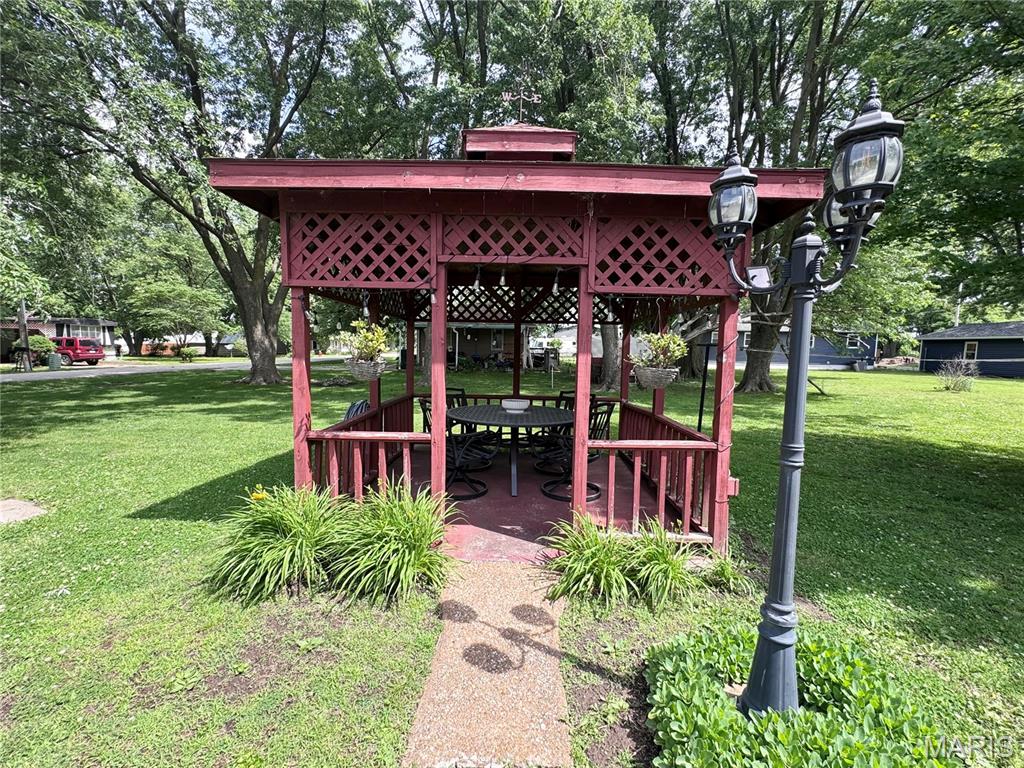311 W Osterhout