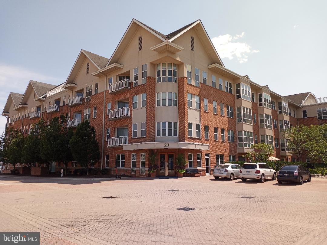 Seller WILL PAY ONE YEAR's CONDO Fees for buyer at Settlement.  Beautiful One Bedroom Condo with numerous  updates and amenities including Restaurant, Scenic Walk/Bike Paths,  Pool, Conference Room, 24 hr Concierge Service,  and GYM.   .3-4 Minute Drive to 95.  Olympic Size Gym for your use 24 hrs a dayin bldg next door gratis!Walk to Museums, Farmers Market, Entertainment, Federal Hill, McHenry Row, Harris Teeters, shopping and wide selections of Fine and casual restaurants and Salons.  Walk promenade-, Inner Harbor, Fells Point and Canton along well Lighted Waterfront!  Or take fun Water taxi.Opportunity knocks!
