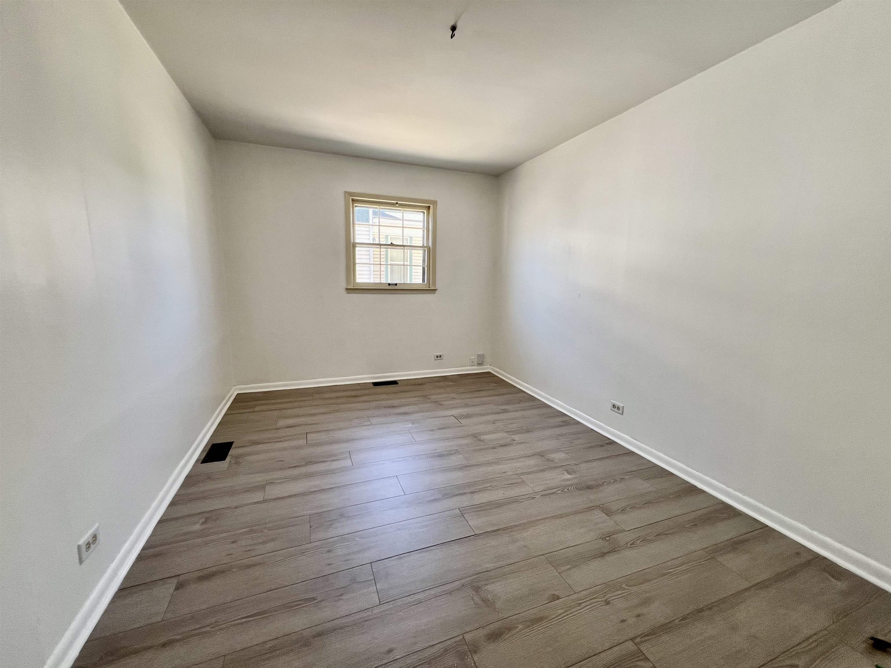 821 E 10th
