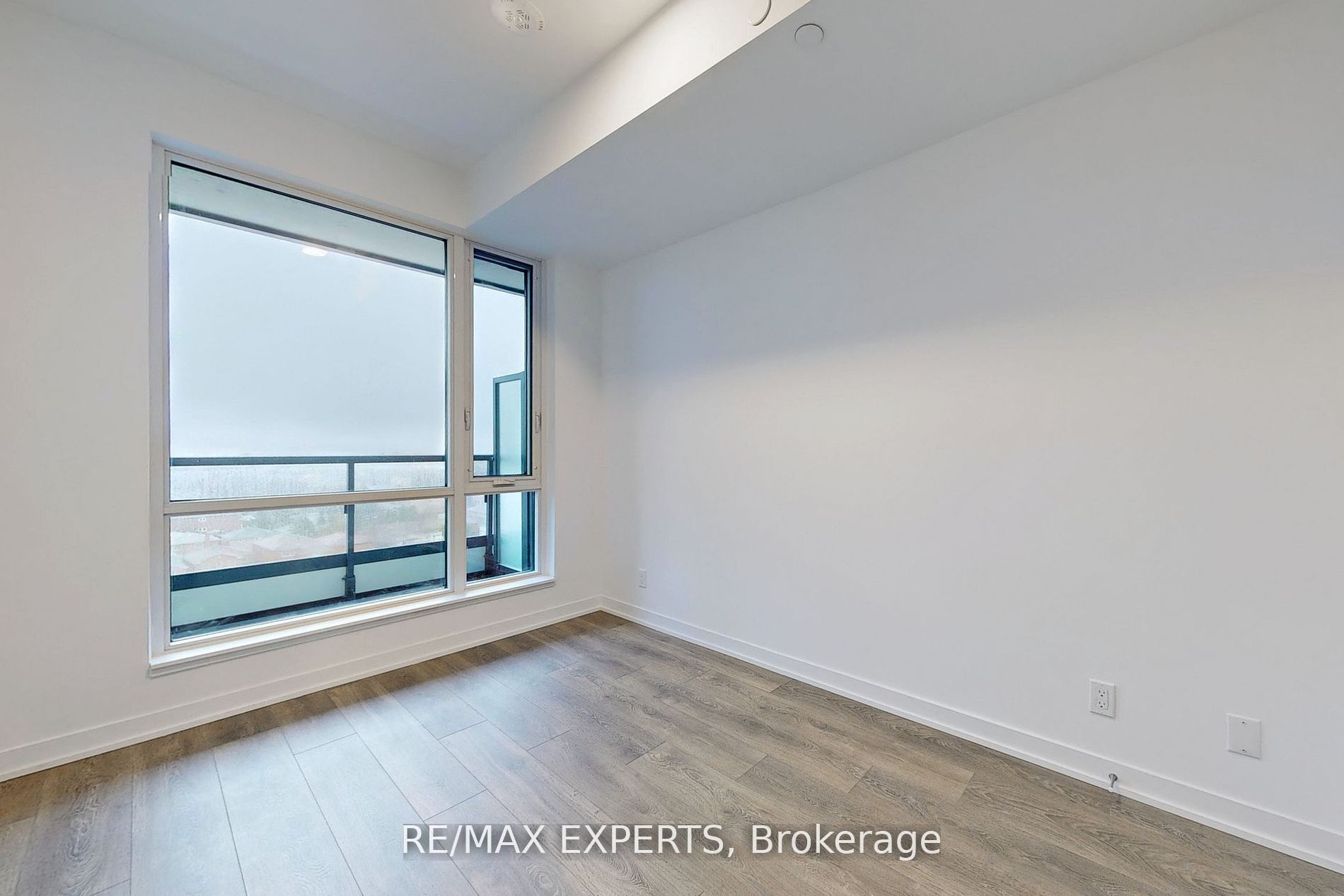 7950 Bathurst St B-808