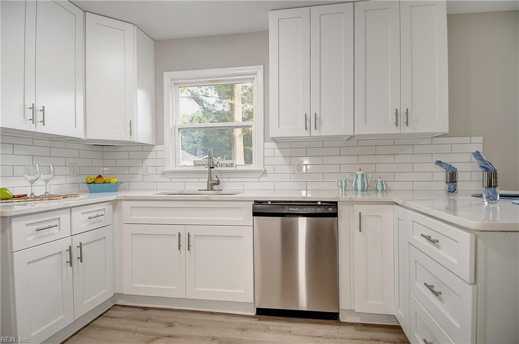 728 Prince Charles Lane, Virginia Beach, VA 