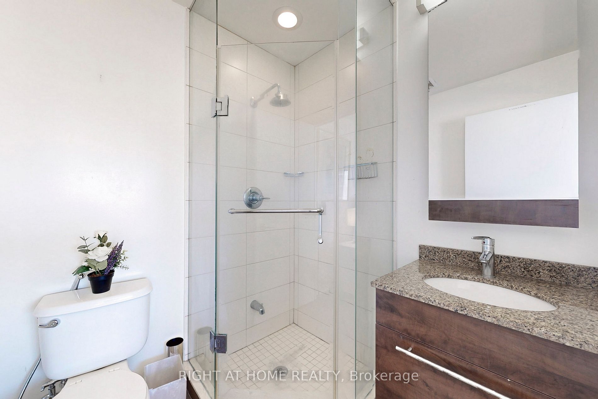 500 Sherbourne St 2402