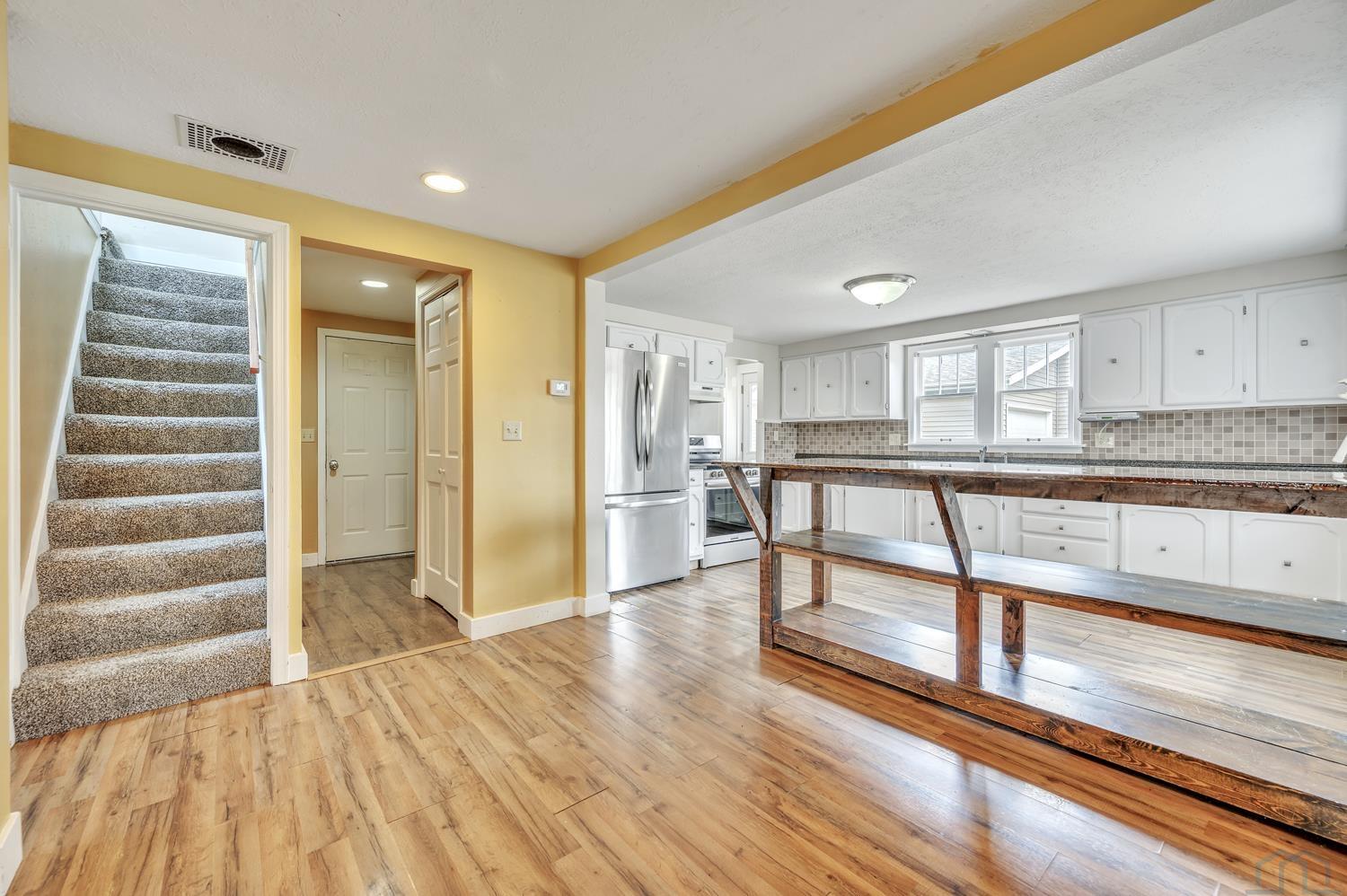 607 Albany Avenue Ne