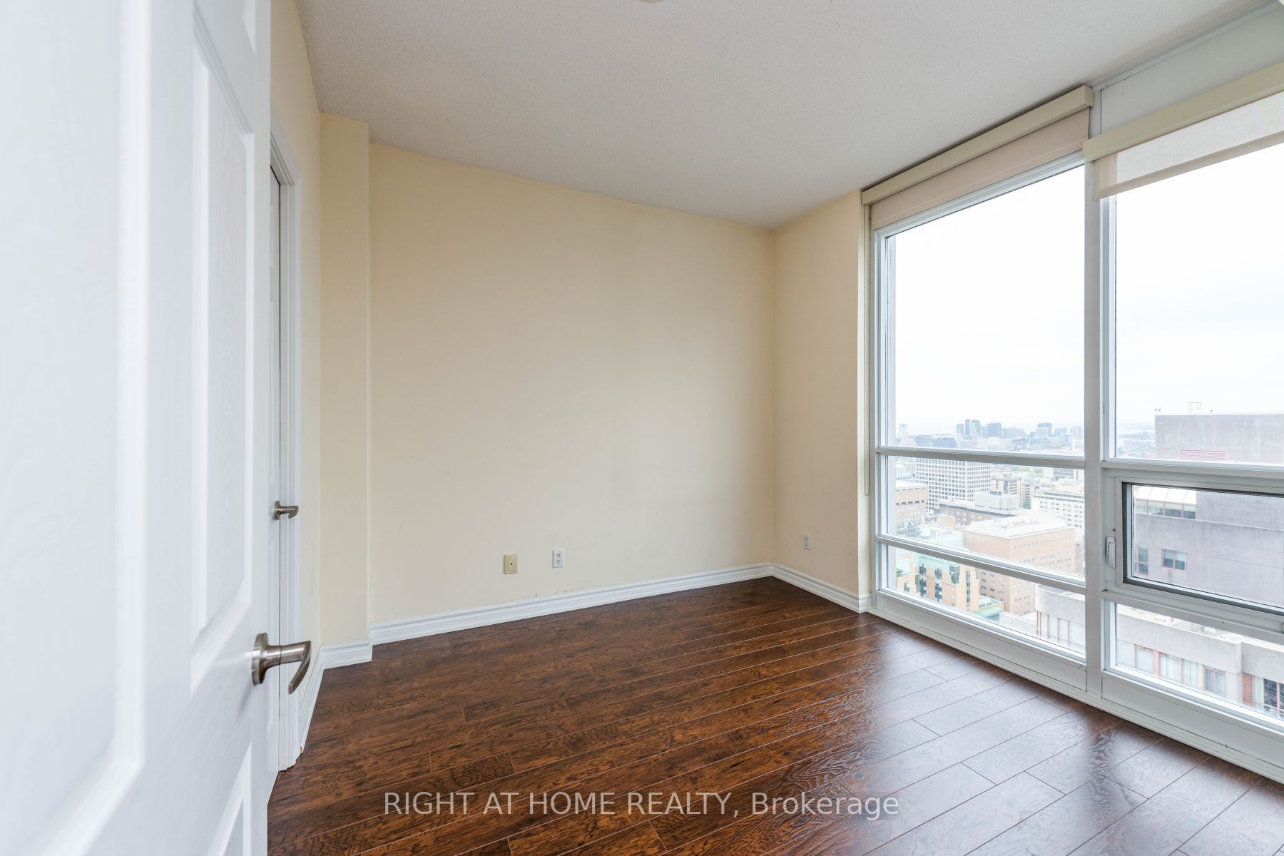 761 Bay St 2512