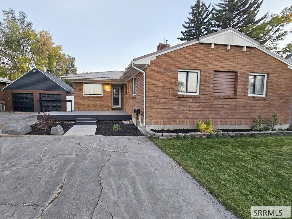 130 E Anderson