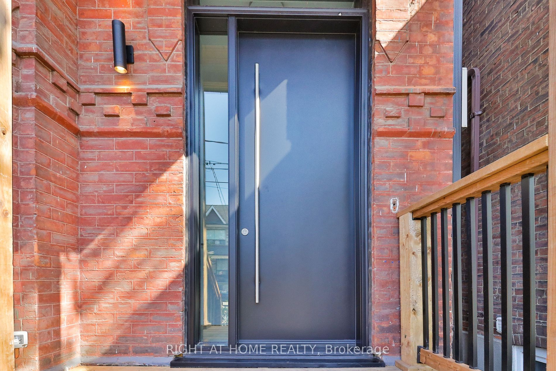 45 Brock Ave