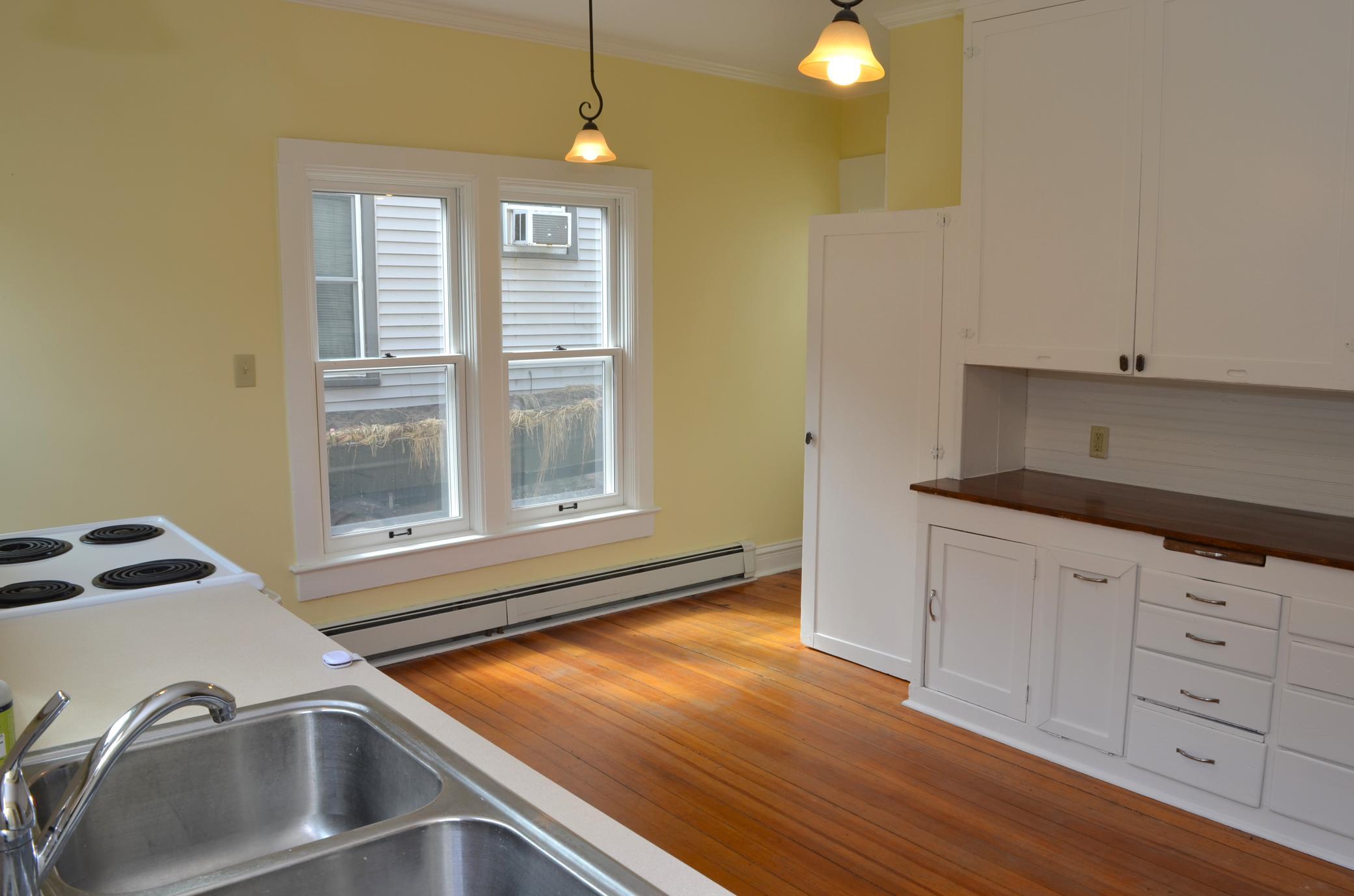 715 W 5th Street
