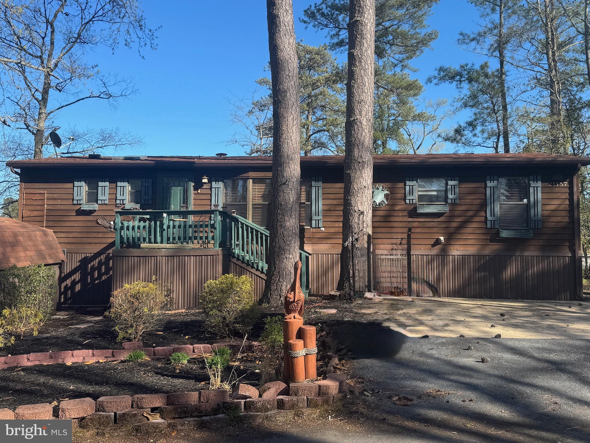 21157 M St M-25  