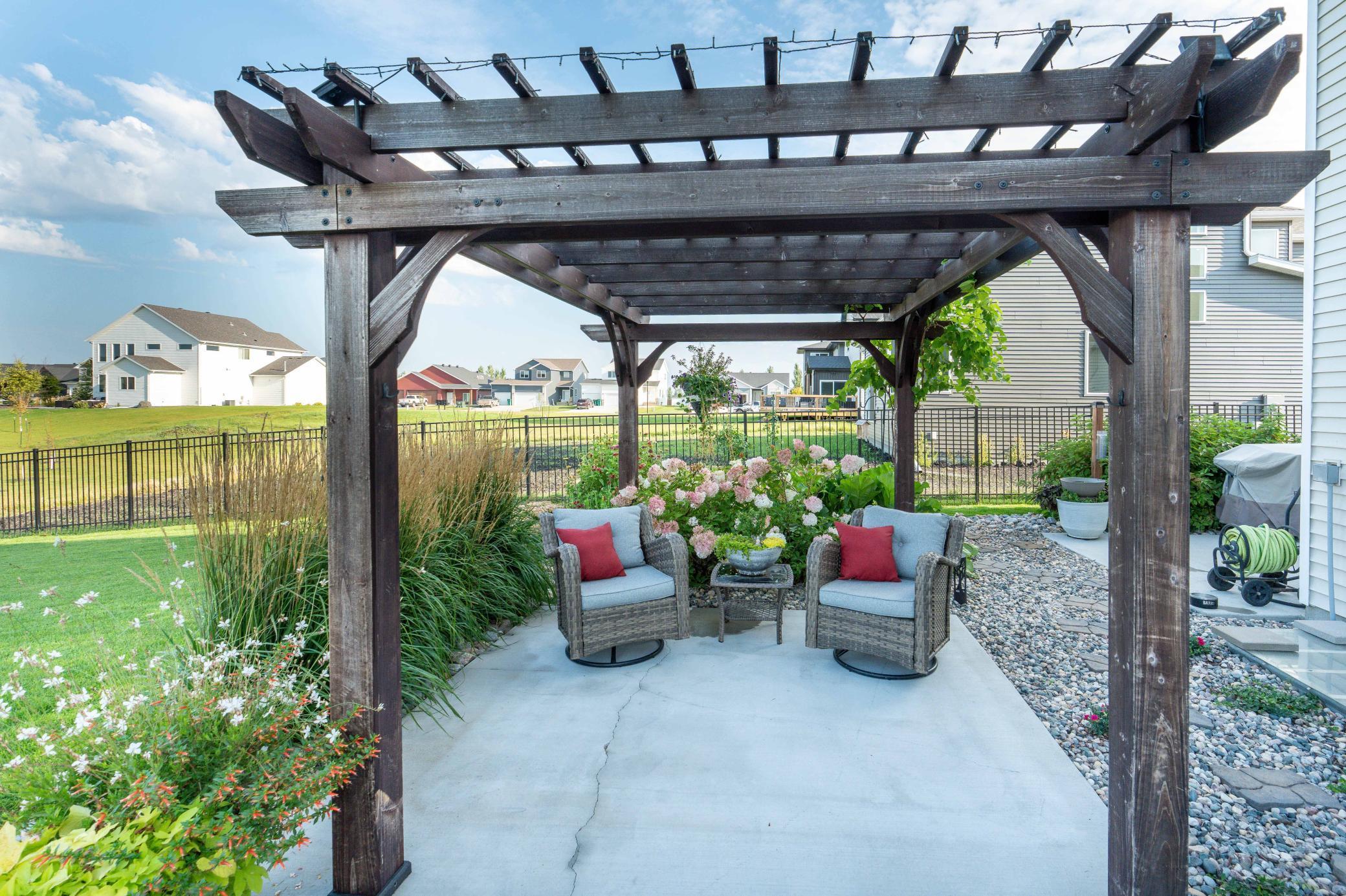 8825 Meadowlark Parkway