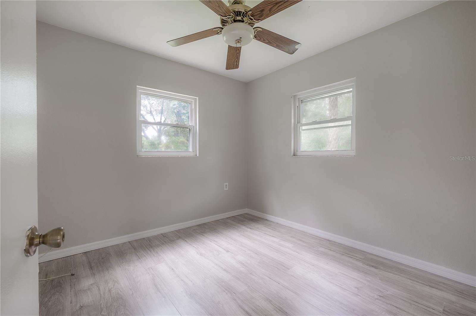 10411 N Woodmere Road