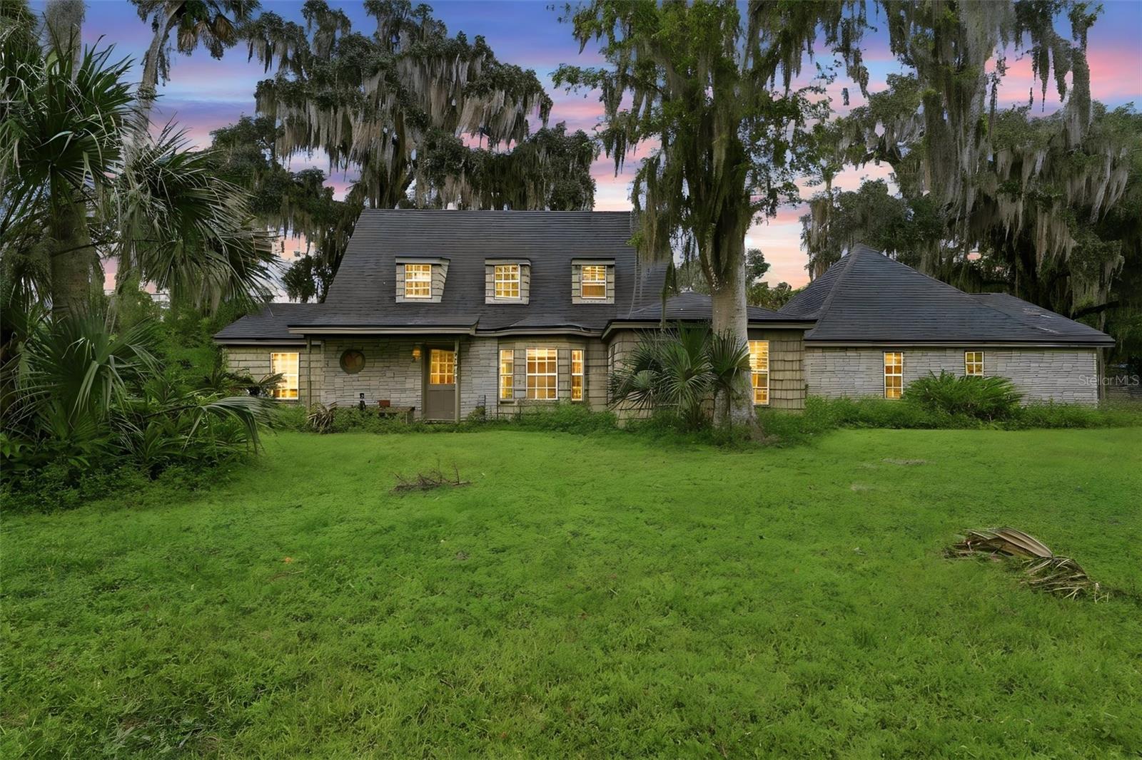 A CHANCE TO OWN A UNIQUE HOME IN DESIREABLE STONE ISLAND ESTATES. IDEAL FOR INVESTORS (CASH) OR PRIMARY RESIDENCE(RENOVATION LOAN) .  SELLER IS STILL ACTIVELY WORKING  AND IMPROVING THE PROPERTY.  THIS PROPERTY BOASTS A UNIQUE ELEVATION AND INTERIOR FLOORPLAN.   3 LARGE BEDROOMS, 2 BATHS AND A HALF BATH UNDER CONSTRUCTION. 2 CAR GARAGE. APROXIMATELY 2600 SQ FT OF LIVING AREA.LARGE EAT-IN KITCHEN, FIREPLACE IN FAMILY ROOM, LARGE SCREENED PORCH , MASTER BEDROOM DOWNSTAIRS AND 2 ADDITIONAL BEDROOMS ON 2ND FLOOR. ALL LARGE ROOMS.  HUGE LAUNDRY AREA.WITH SOME IMAGINATION AND VISION THIS COULD BE A DREAM HOME IN AN AWESOME AREA.*** SELLER HAS INSTRUCTED ME TO NOT PRESENT ANY OFFERS UNLESS BUYER HAS PHYSICALLY VIEWED OR TOURED THE PROPERTY***