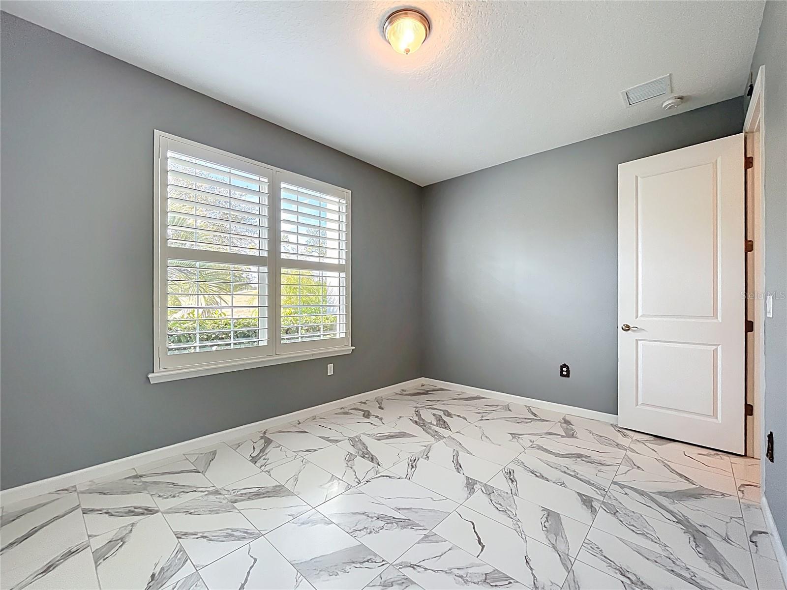 295 Northcote Court