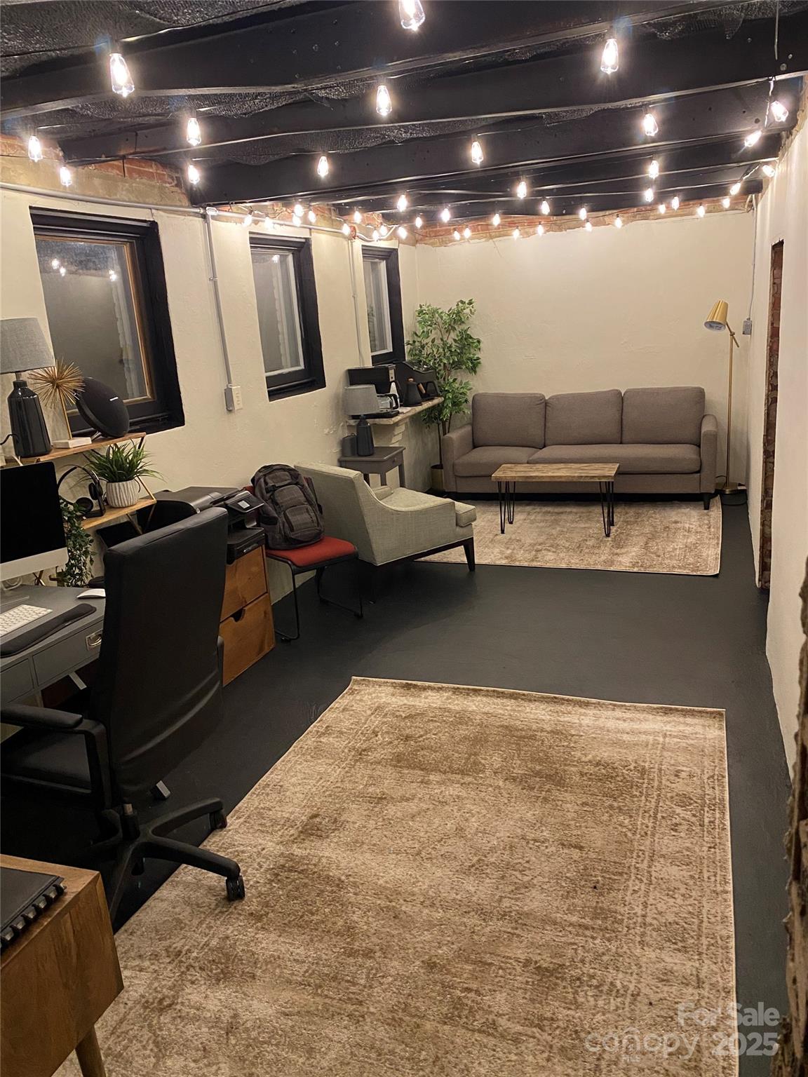 907 N Charlotte Avenue