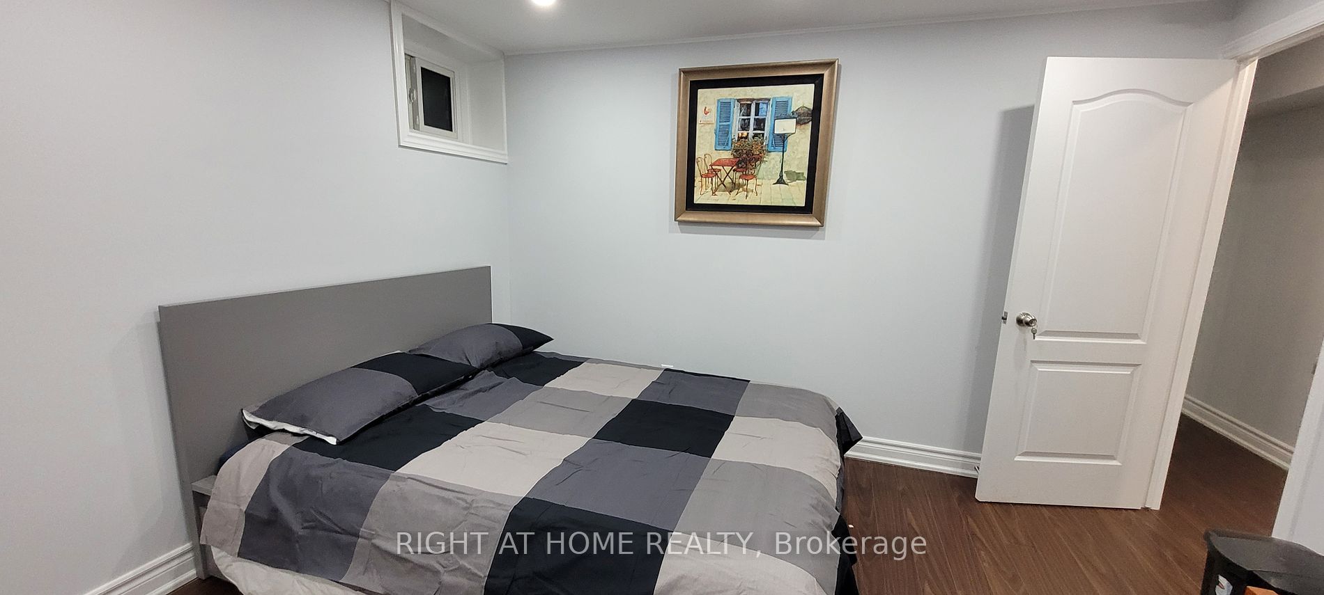 11 N Lesterwood Cres