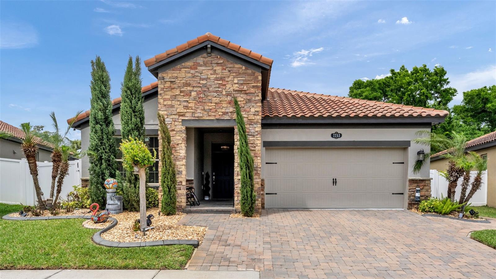 2253 Bella Luna Circle
