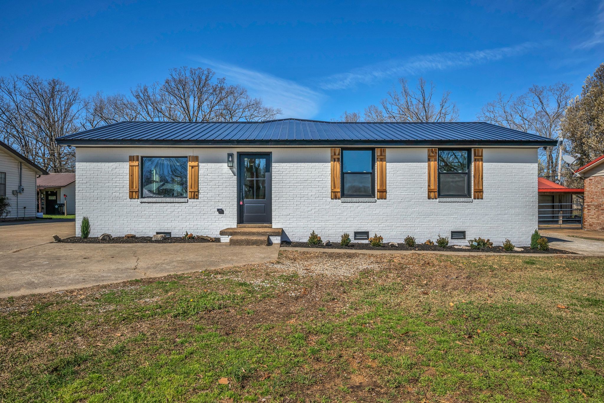 435 Carman Ave
