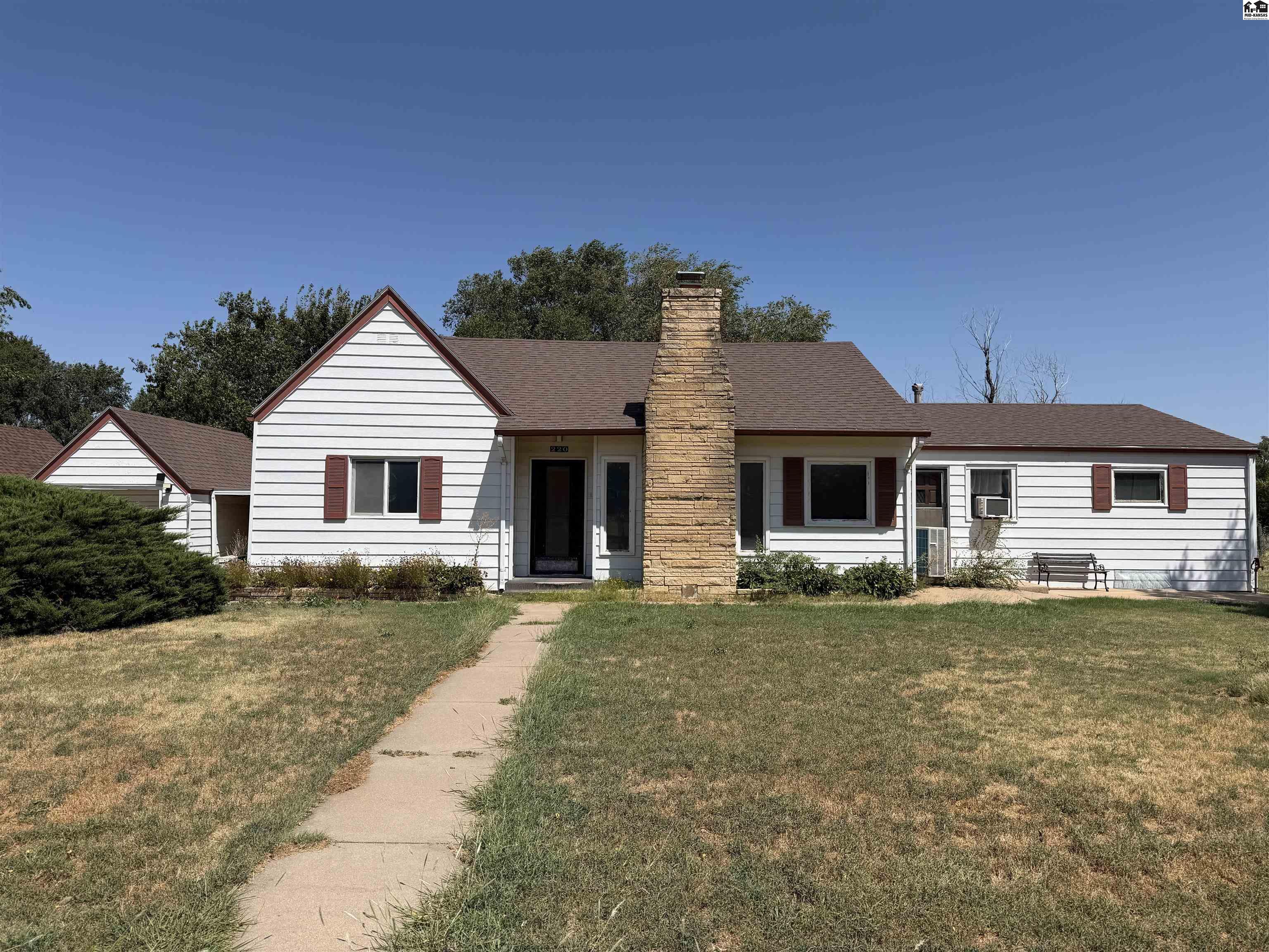 220 Wall Ave