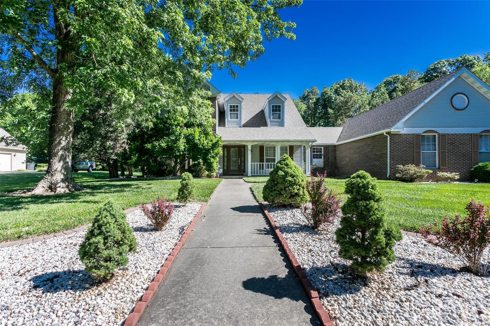 400,000 1919 White Birch Lane Belleville IL 62226 Montgomery County Realty