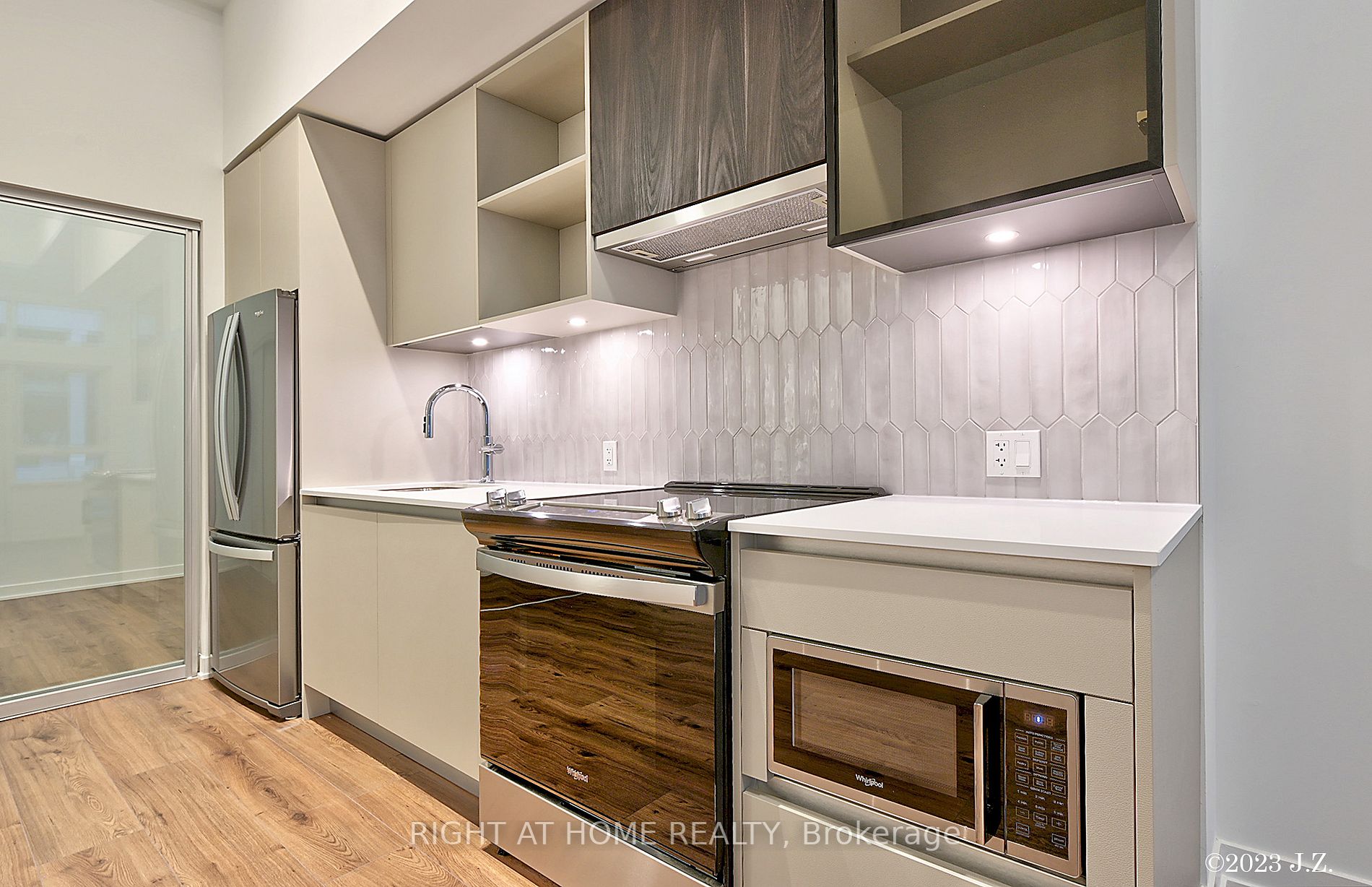 405 W Dundas St 112