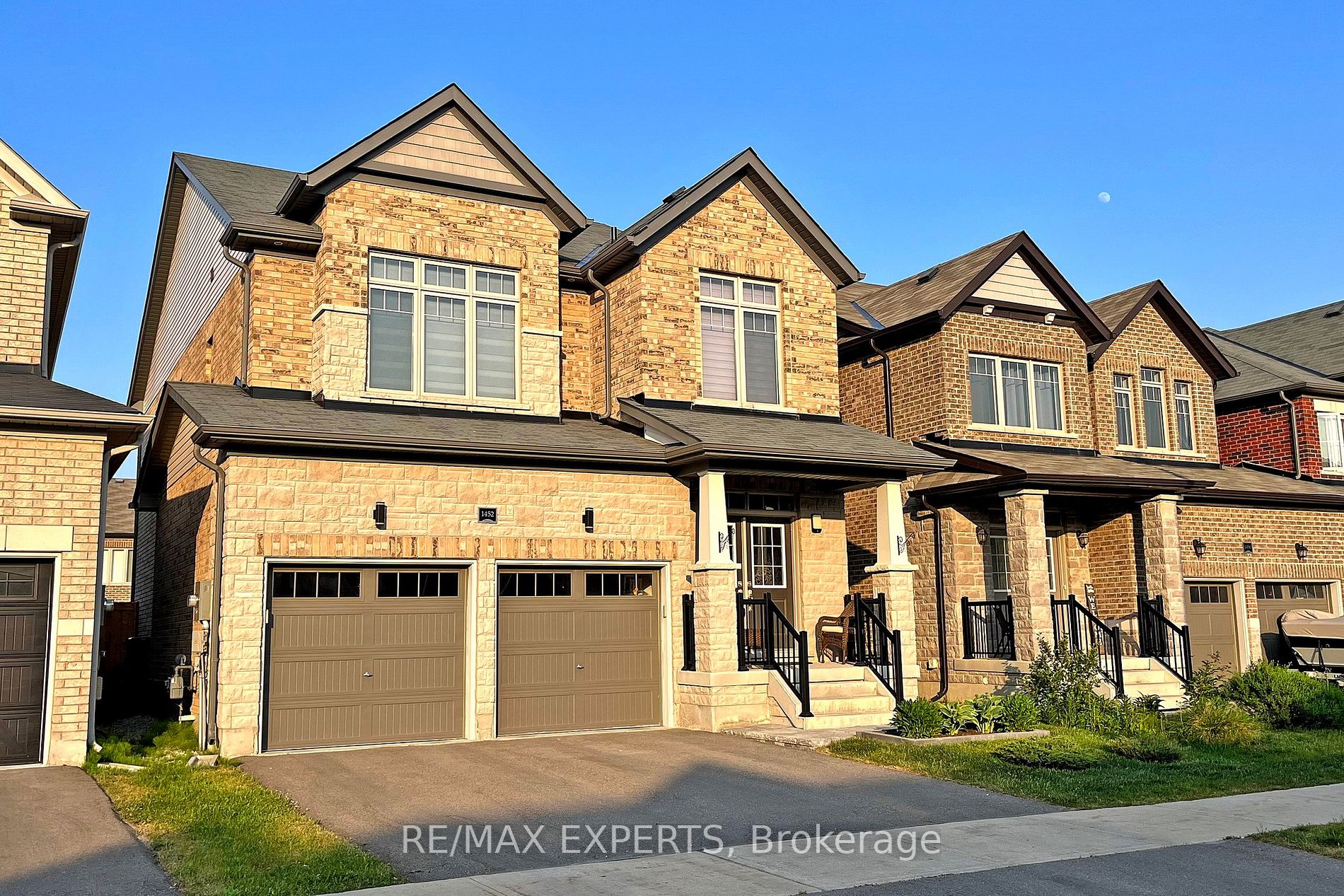 1452 Farrow Cres