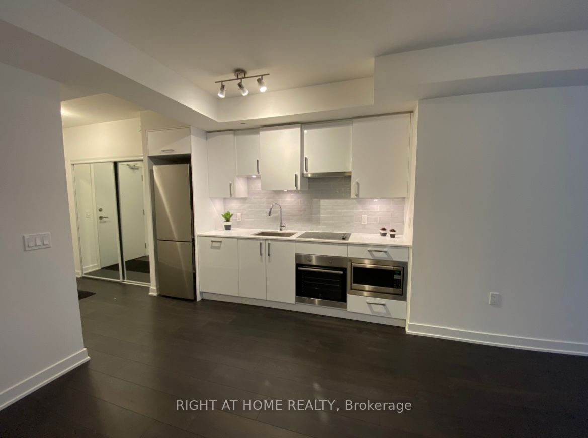 99 Broadway Ave 906 Nt