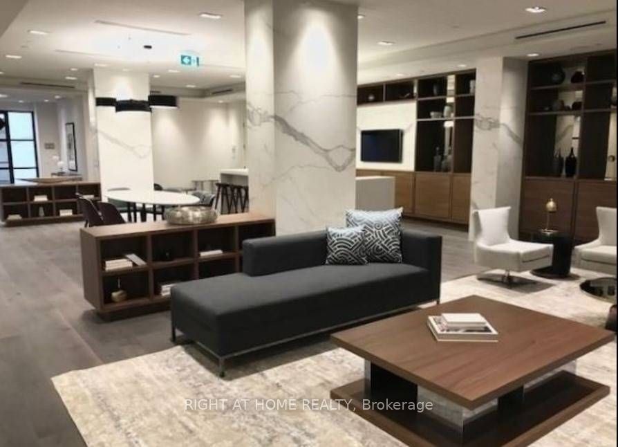 55 Merchants' Wharf St 326
