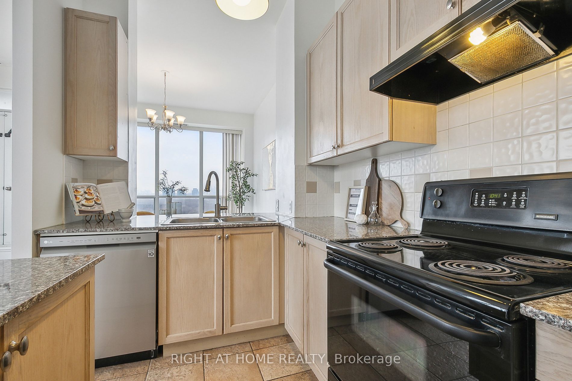 797 Don Mills Rd 802