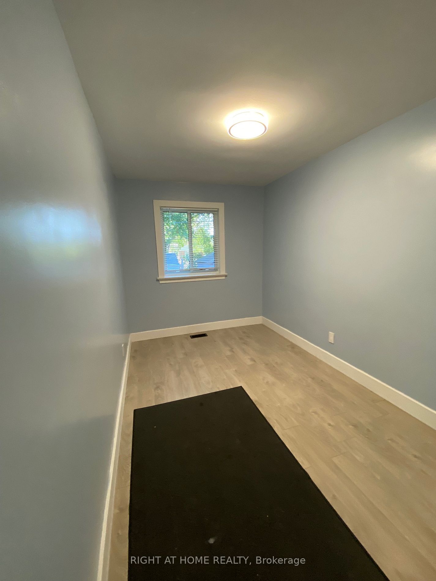 112 Walter Ave Main