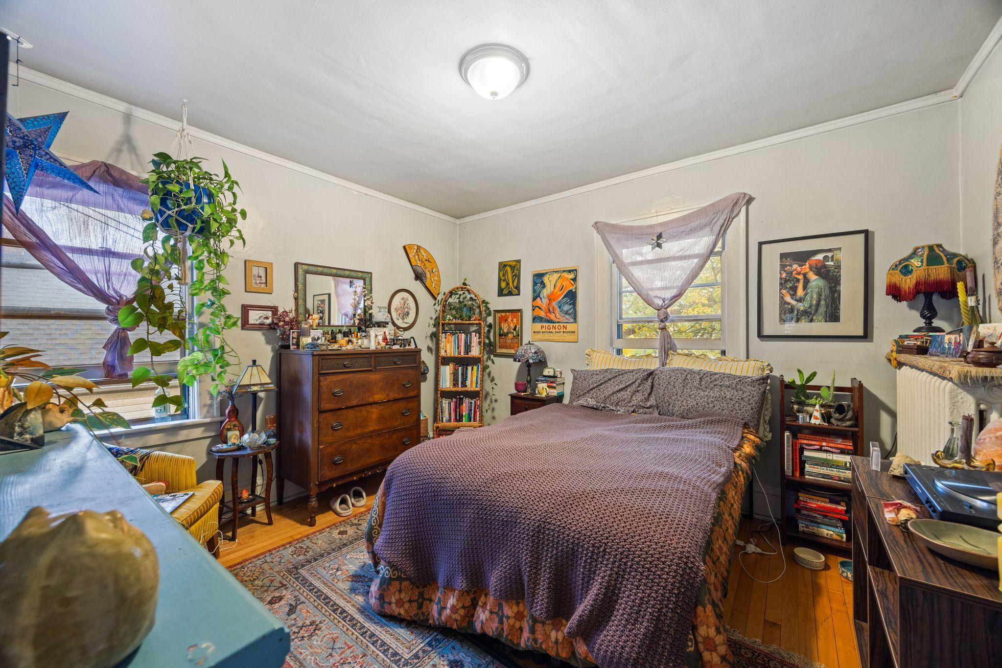 210 Warwick Street SE