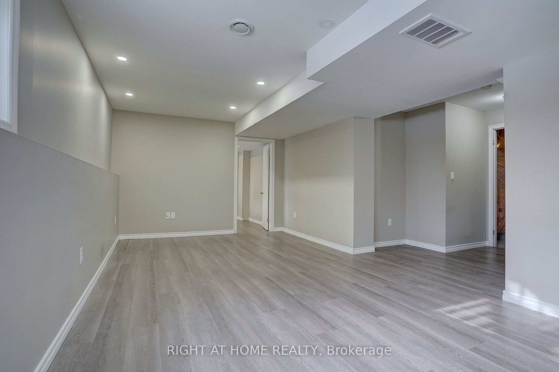1087 Beneford Rd