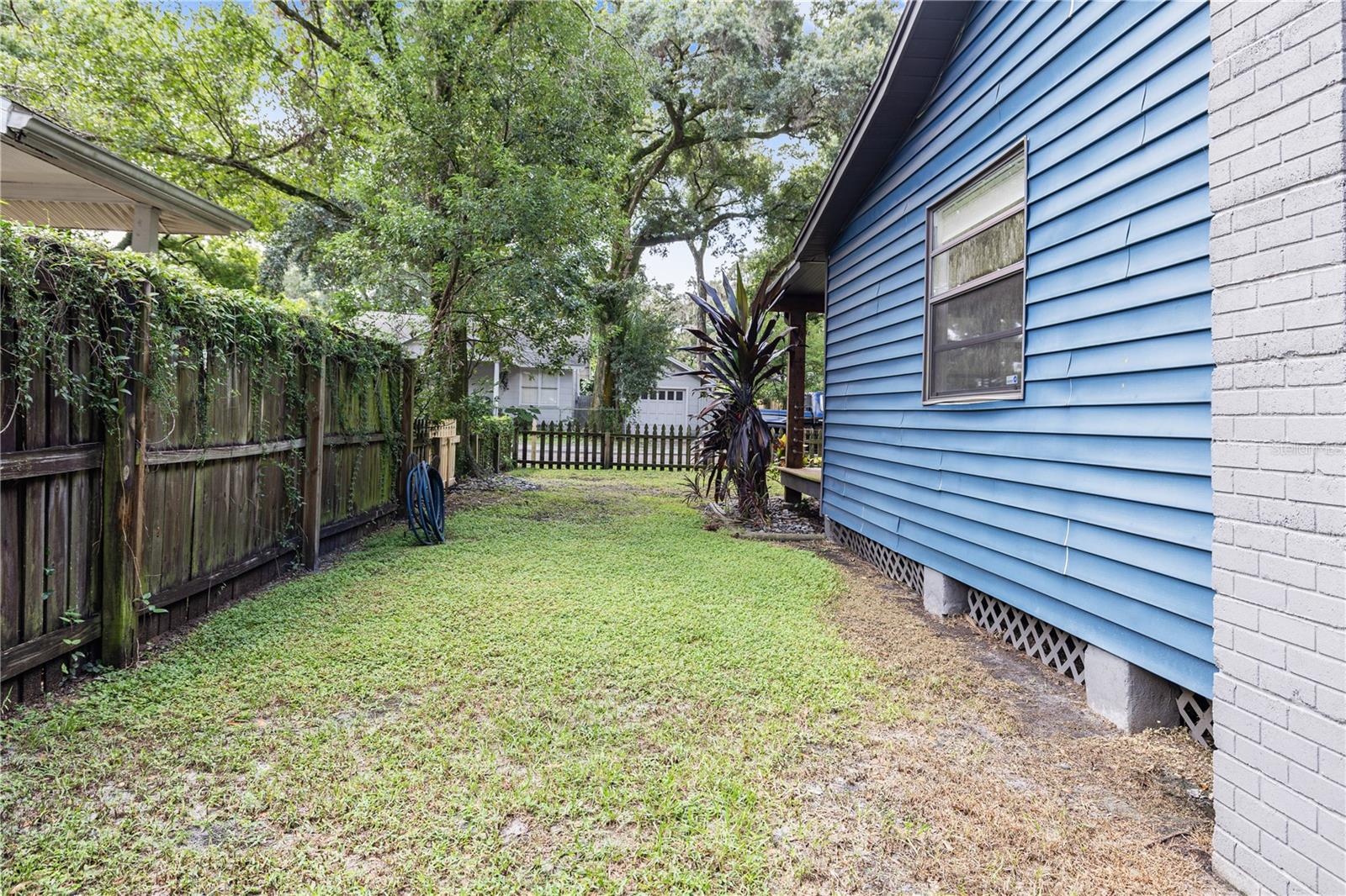 1206 E Louisiana Avenue