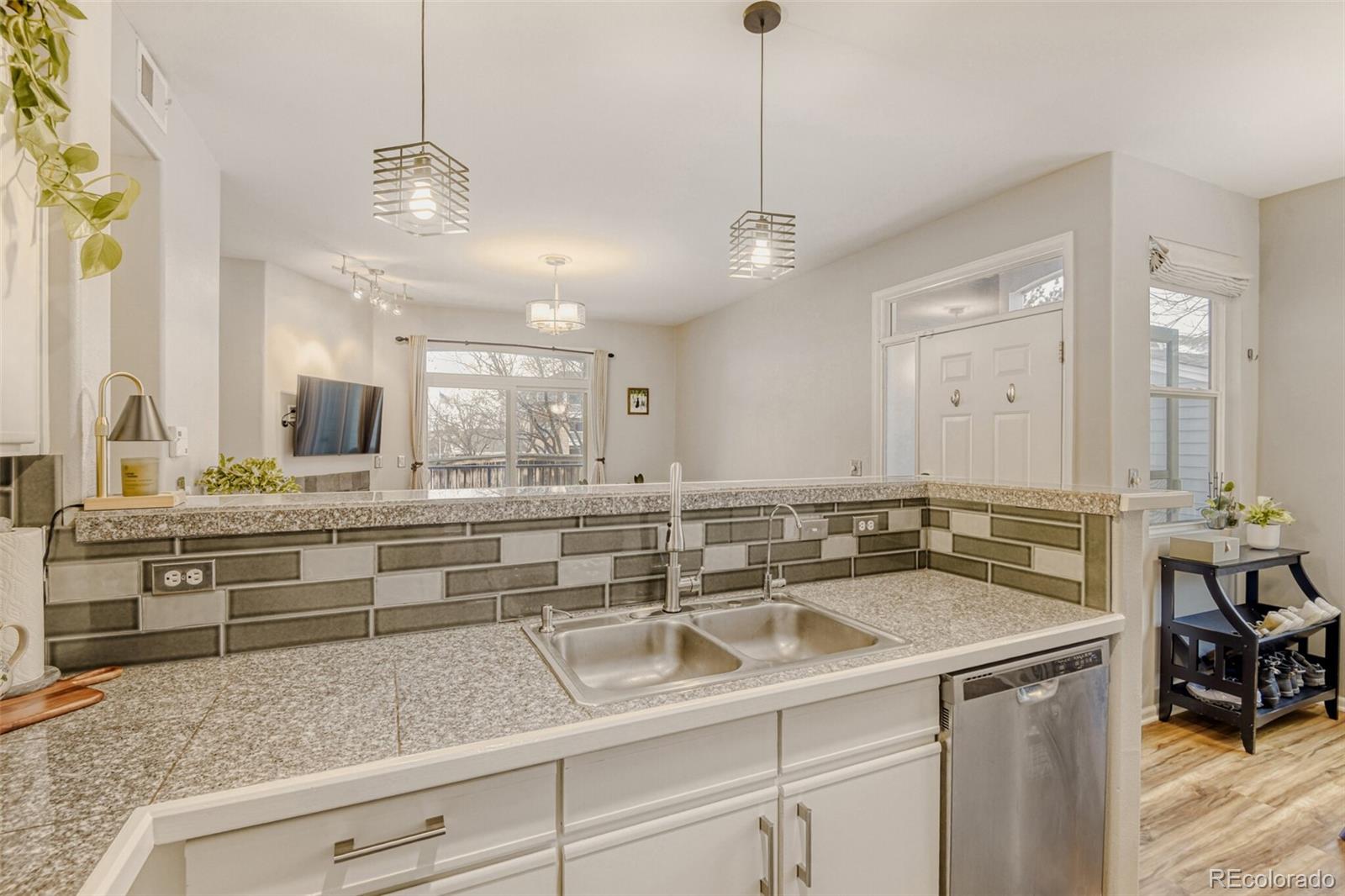 8500 E Jefferson Avenue 10G