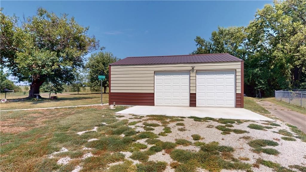 109 E Hardin Place
