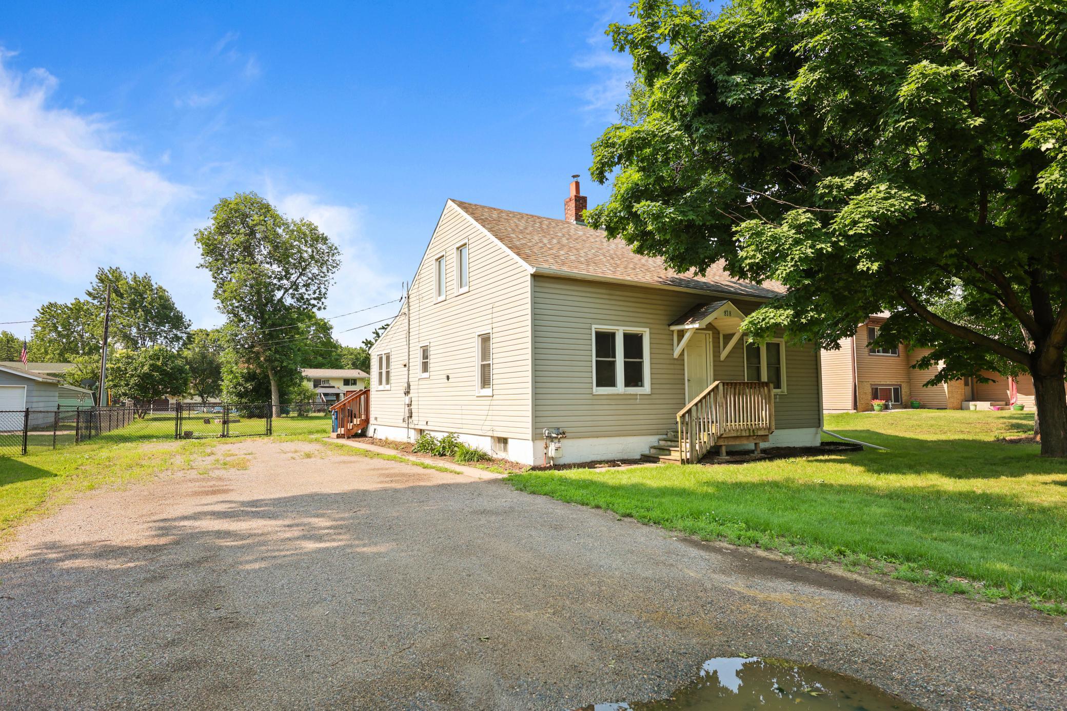 MOTIVATED SELLER — PRICED TO SELL! Turn-key 4-bedroom, 2-bath home with a new roof in 2022 and updates throughout! New flooring, fresh paint, updated kitchen with stainless steel appliances, updated bathrooms, and a fully fenced yard. Just minutes from downtown St. Joseph, shopping, dining, and conveniences. Move-in ready and quick close possible! Perfect for an owner-occupant or investor looking for a great rental opportunity. Don’t wait — this one won’t last!