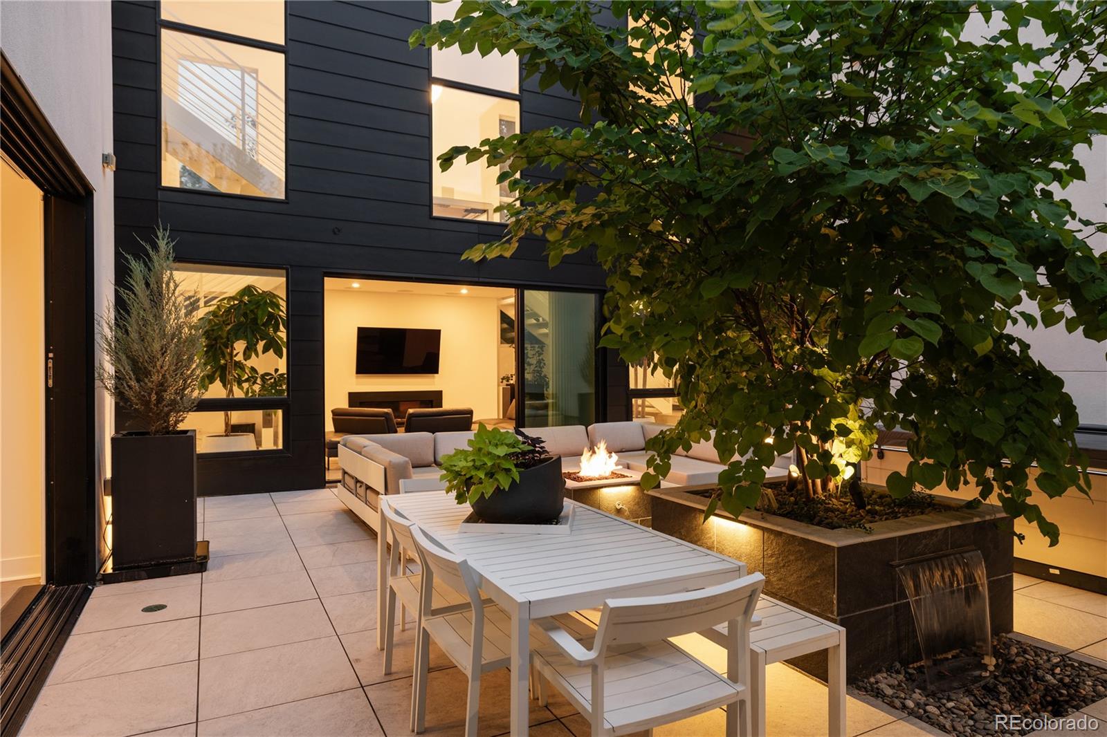 5916 S Sycamore Street