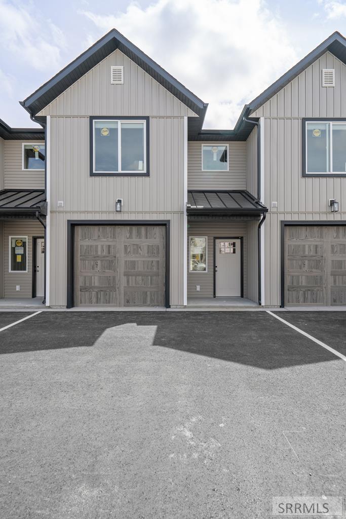 2764 Derrald Loop