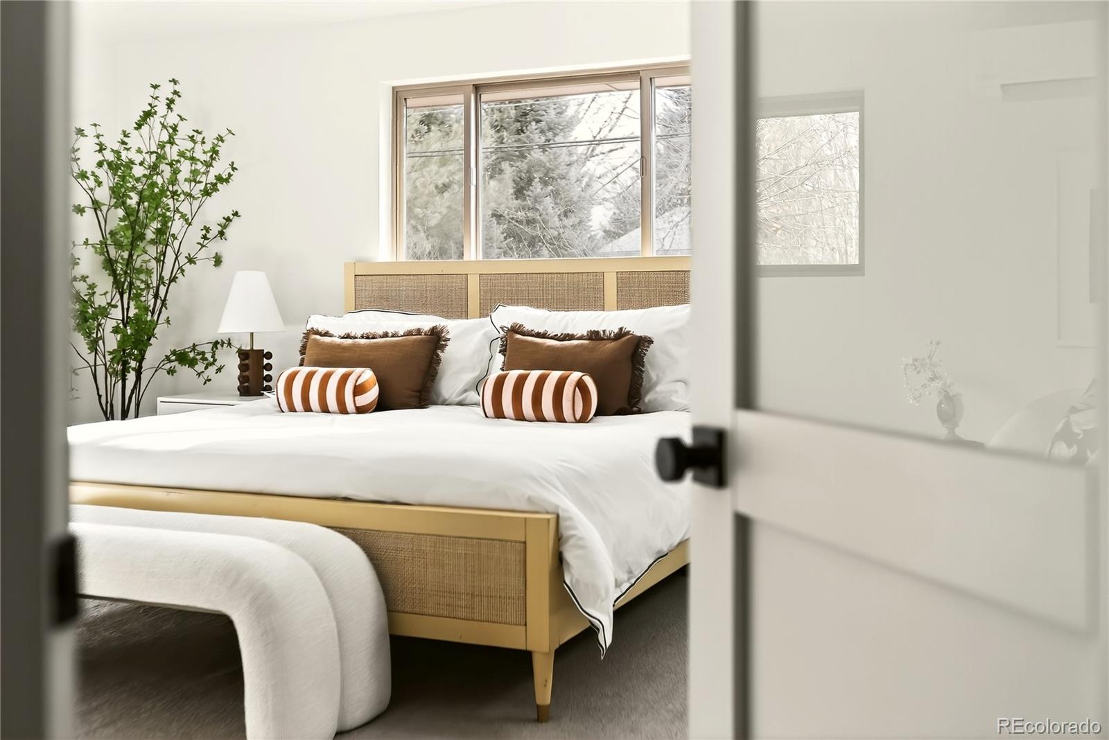 2429 S Leyden Street