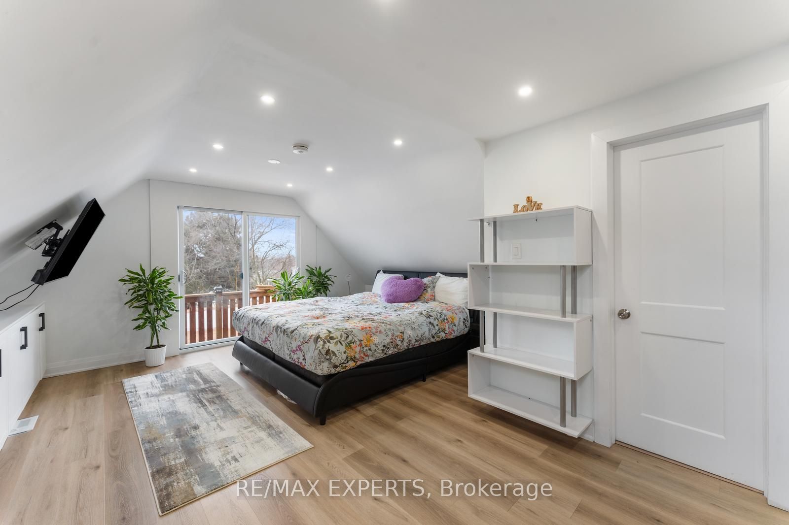 85 Tiago Ave