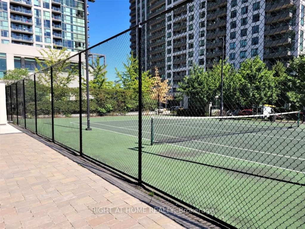 339 W Rathburn Rd 2011