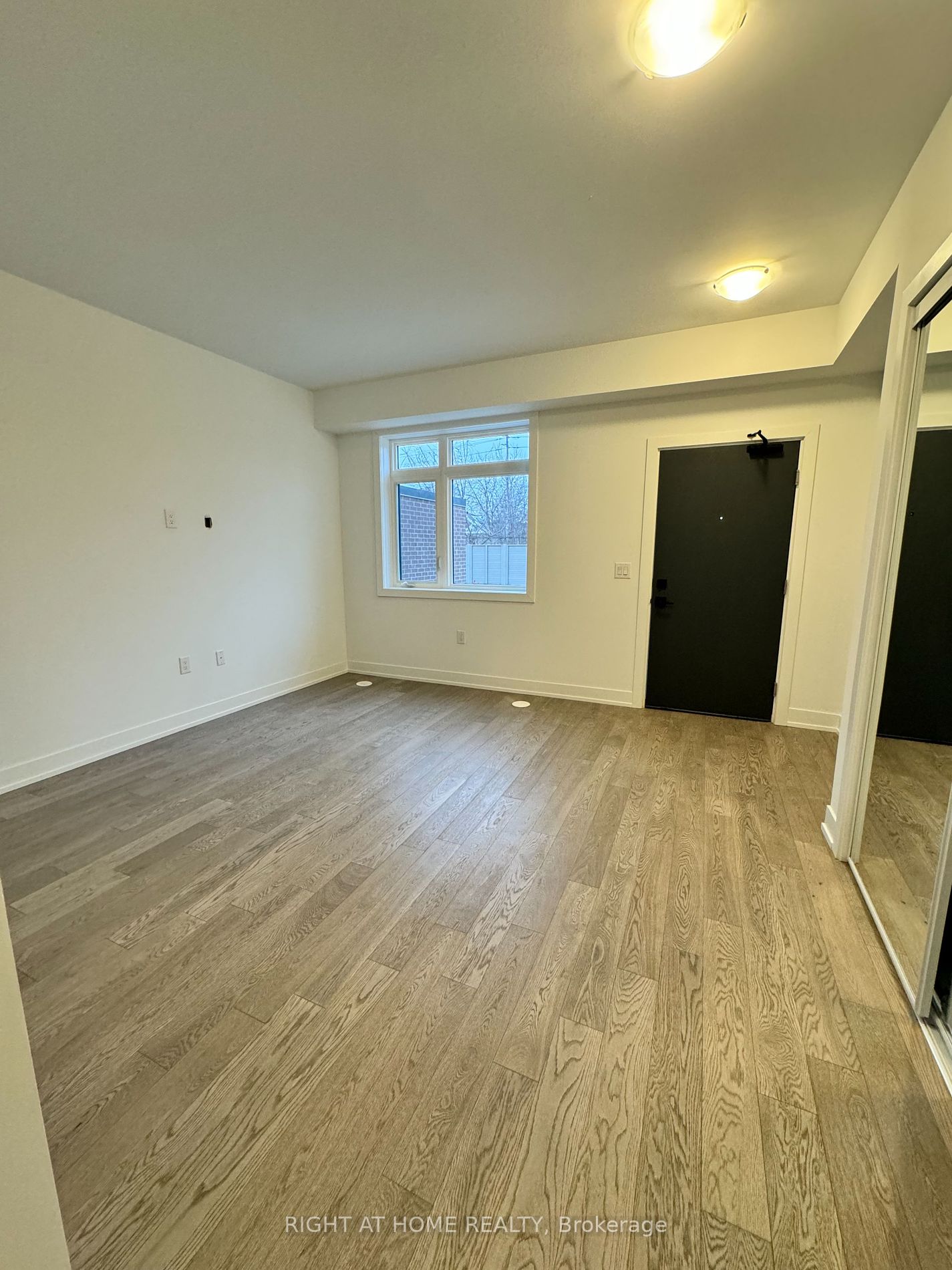 1085 Douglas Mccurdy Comm Rd 112