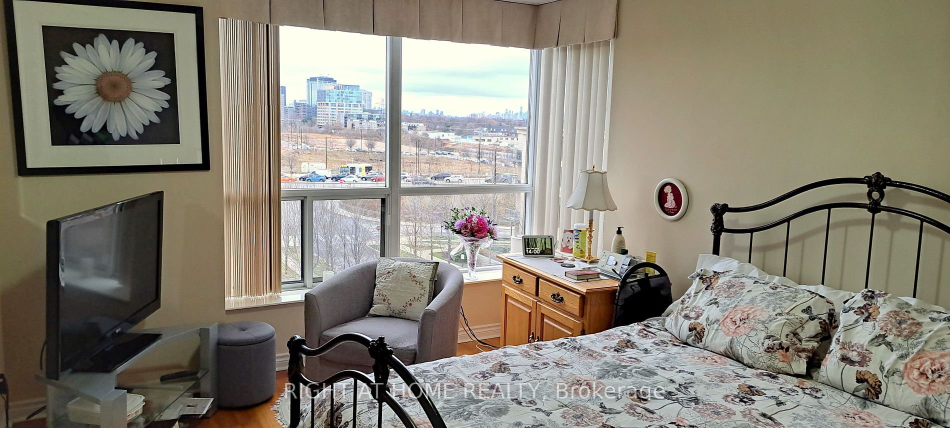 5229 W Dundas St 408