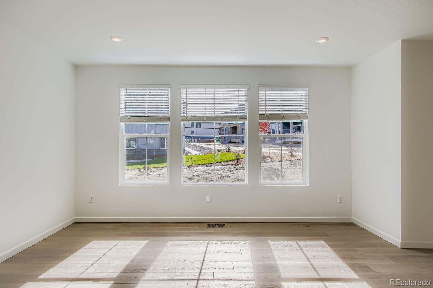 12758 W Geddes Drive