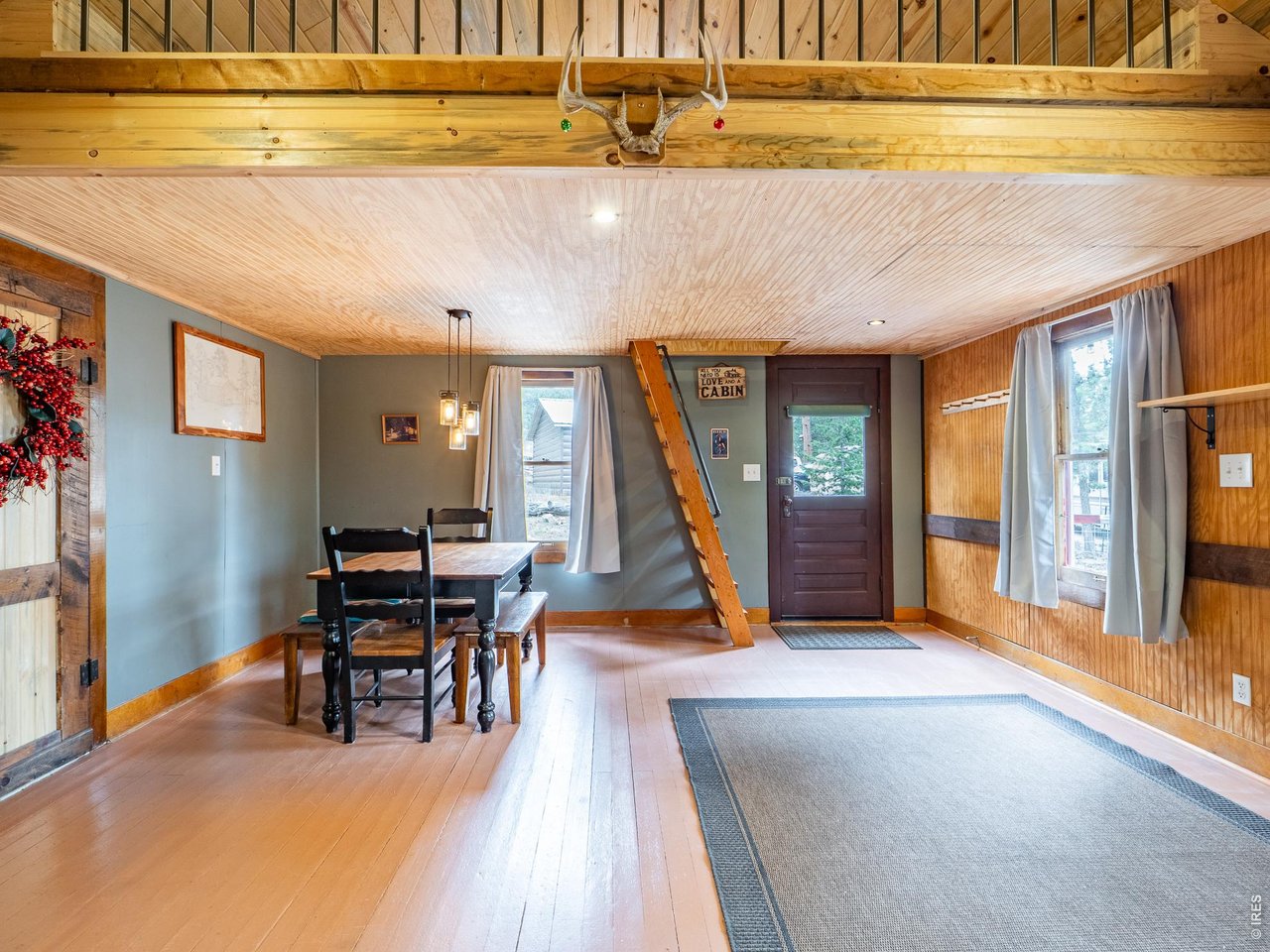 37 Teddys Ln