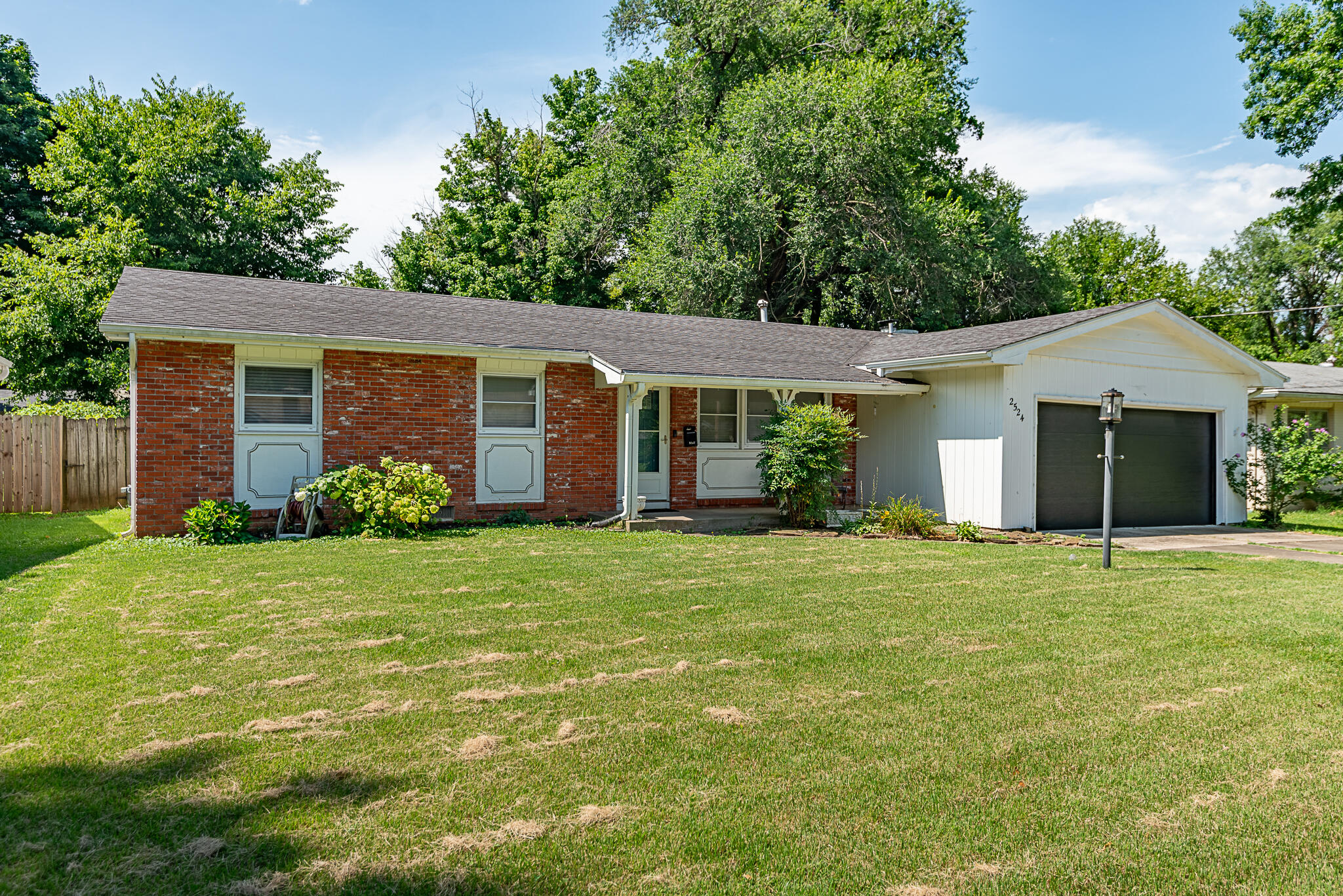 2524 E Seminole Street