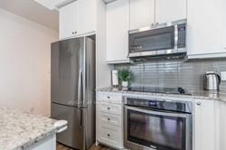 9600 N Yonge St 611
