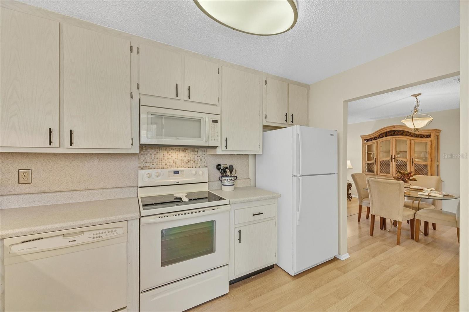 390 301 Boulevard W 27C