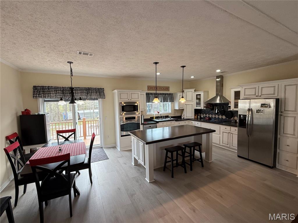 44513 Willow Lane