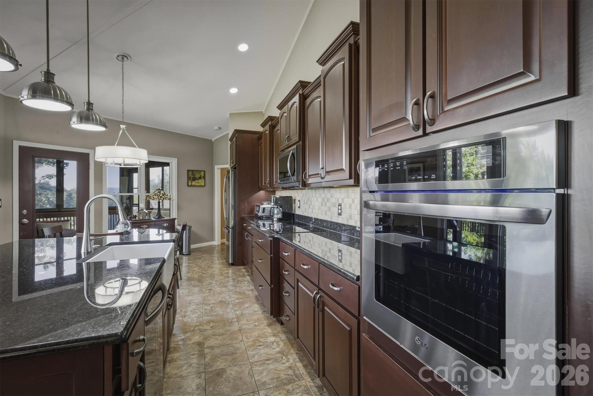 315 Lakeview Trail